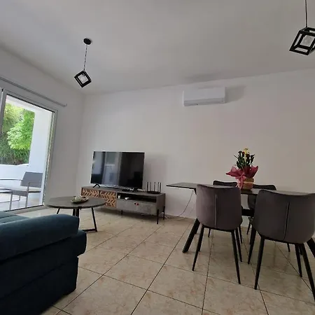 Laertis - By Imh Travel & Tours Daire Pafos