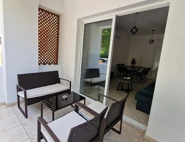 Laertis - By Imh Travel & Tours パ フォス